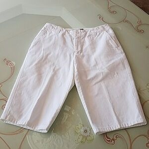 GAP Clean cut Bermuda Jeans Shorts White size 6!